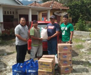 Ringankan Beban Korban Bencana Angin Puting Beliung, Pemkab Tanggamus Salurkan Bantuan